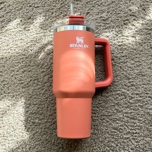 Stanley Cup 40oz in Grapefruit